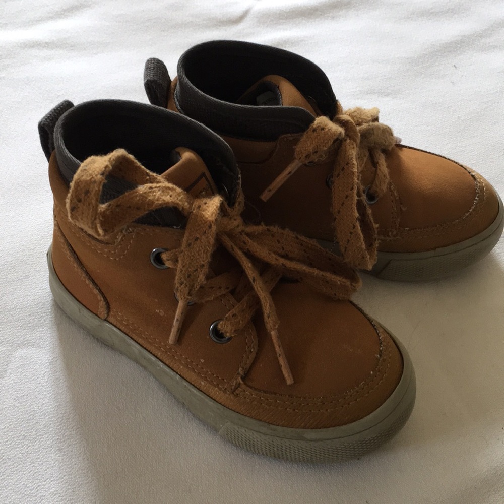 London Fog ankle high boots